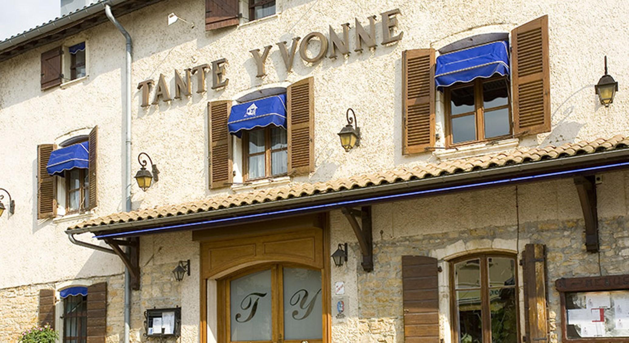 Logis Hotel Tante Yvonne & Son Restaurant Semi-Gastronomique - Lyon Nord Quincieux Екстер'єр фото